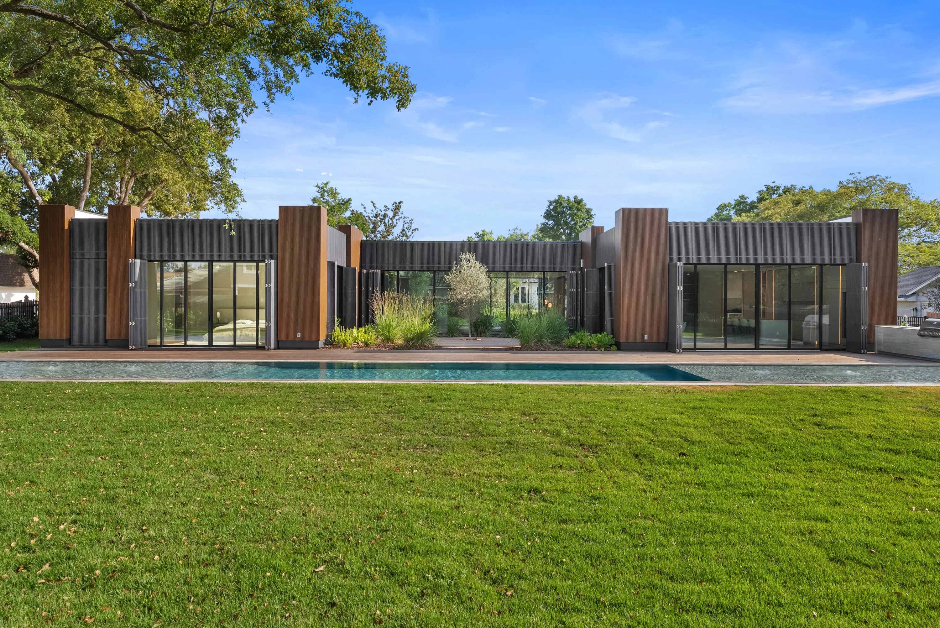 8966 Easterling Drive, Orlando, FL — real estate photography 5 of 9